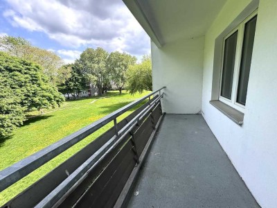 wir haben für sie saniert // 3 Zimmer mit Balkon !!
