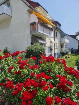 ETW-Eckwohnung mit Balkon +inklusive Einzel-Garage