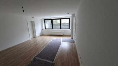 Stilvolle sowie helle teilmöblierte 2-Zimmer-Souterrain-Wohnung in Kaarst nahe Düsseldorf