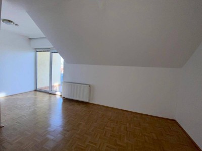 SIERNING - SCHÖNE WOHNUNG FÜR PENSIONISTEN MIT BALKON!