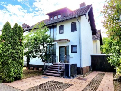 Freistehendes 7-Zimmer Einfamilienhaus - Wärmepumpe, Sauna, Terrasse, Garten, Garage, EBK usw...