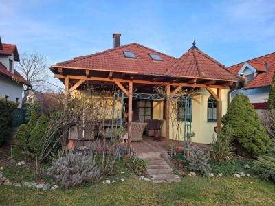 Neunkirchen: Wunderschönes Einfamilienhaus mit Vollkeller, Carport und tollem Garten