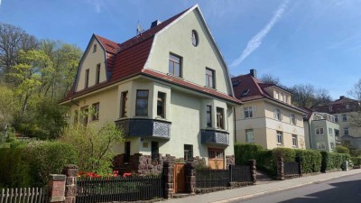 Helle Wohnung im Obergeschoss einer alten Villa mit Terrasse im Südviertel Eisenachs