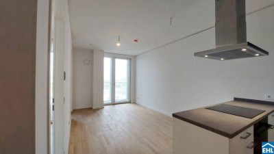 Wohnen mit Skyline-Flair – Rooftop Pool &amp; Fitness bei der U1