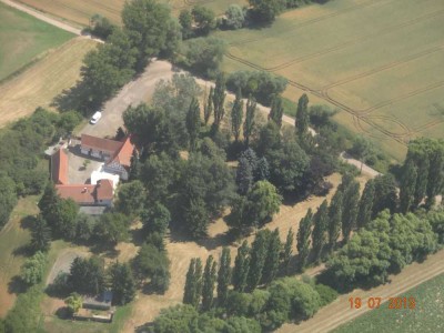 Leben in der Natur: Außergewöhnliches Landgut erbaut als 4 Seiten-Hof in wunderschöner Alleinlage