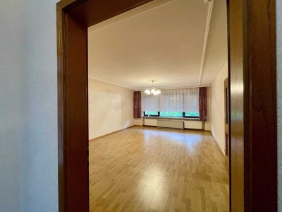 Ingolstadt-Süd: DHH mit Einliegerwohnung, Garten und viel Potenzial