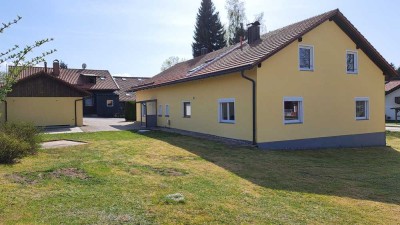 Großzügige, neu sanierte 150 m²  Wohnung im ersten Obergeschoß Dreifamilienhauses