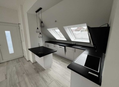 Exklusive 3 Zimmer DG Whg, BJ 2016 mit EBK, Balkon, HMS mit Fernsicht in Waiblingen- Neustadt