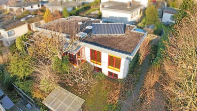 Einzigartiger Bungalow mit Garten, Terrasse, Fernblick und Garage, Zugang über Fußweg