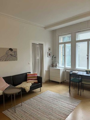 Schöne 1,5 ZKB Altbauwohnung für Singles oder Paare