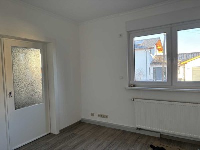 Helle und sehr freundliche 2 ZKB Wohnung