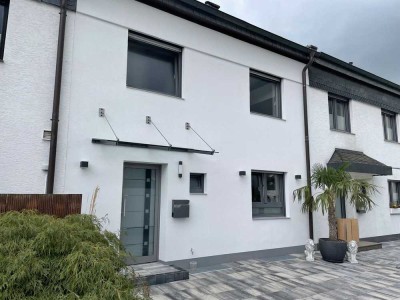 Modernes RMH am Richrather See inkl. Einzelgarage, Garten und Küche - ideal für Familien