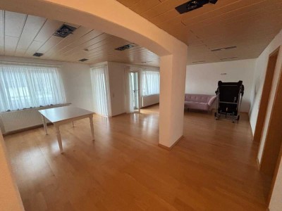 Ruhig wohnen, zentral leben – 5-Zimmer-Wohnung mit offenem Grundriss