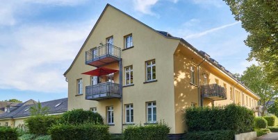 Kapitalanlage: Gehobene & schöne 2 Zimmer-Wohnung mit großer S/O-Terrasse in gepflegtem Baudenkmal