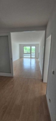 Neu renovierte 3-Zimmer-Wohnung mit Balkon zu vermieten