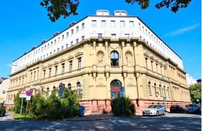 Erstbezug nach Sanierung mit EBK: möblierte 1-Zimmer-Wohnung zwischen Bahnhof und Stadt