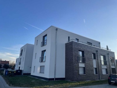Altersgerechte 2-Zimmer EG-Wohnung für 1-2 Personen * Aufzug + EBK + Terrasse + PKW-Stellplatz *