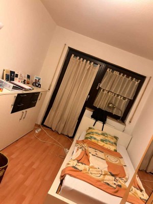 Möblierte 2-Zimmer Wohnung mit Balkon zum Innenhof, WG geeignet