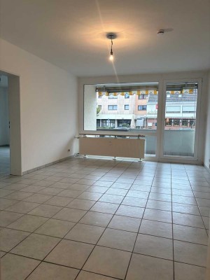 Frisch renovierte, helle 3-Zimmer Komfortwohnung in Rheinnähe von Niederkassel