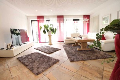 Großzügige Wohnung im 1. OG mit Westbalkon und Gartenanteil in Bi- Sieker