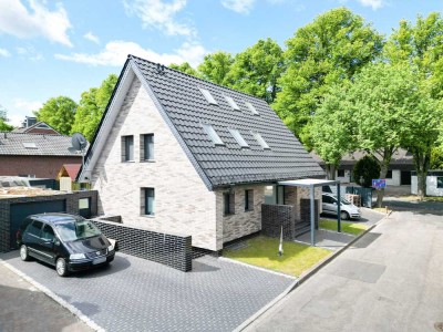 Provisionsfrei! Modernes Einfamilienhaus mit großem Garten und stilvollem Ambiente in ruhiger Lage