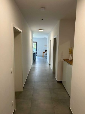 Moderne 3 Zimmerwohnung mit Terrasse und Garten-Neubau