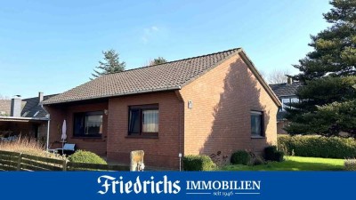 Solides Wohnhaus mit eingegrüntem Garten und Garage in ländlicher, ruhiger Lage in Bad Zwischenahn