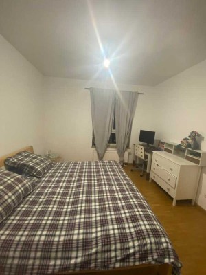 Zwischenmiete in St. Georg: Möbliert 2-Zimmer-Erdgeschosswohnung mit Balkon/Terrasse.