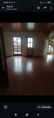 Schöne 3-Zimmer-Dachgeschosswohnung mit Balkon in Essenbach