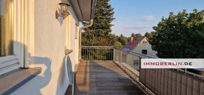 IMMOBERLIN.DE - Angenehme Wohnung mit Terrasse & Pkw-Stellplatz im Berliner Speckgürtel