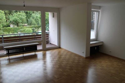 Schöne renovierte 3-Zimmer Wohnung mit Balkon