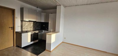 Charmante, neu renovierte 2-Zimmer-Altbauwohnung mit Balkon und Stellplatz in Top-Lage Amberg