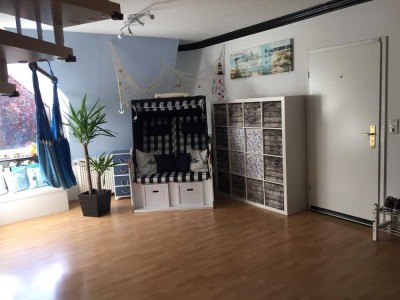 Sonnige Gepflegte 3-Zimmer-Maisonette-Wohnung mit Dachterrasse in Bremen in sehr guter Lage