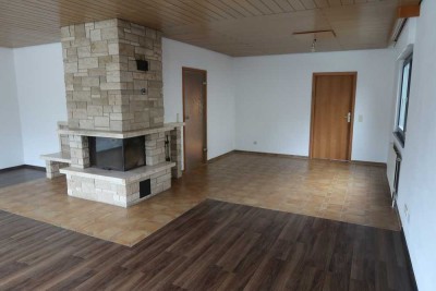 Leben wie im Einfamilienhaus mit Garten, Garage und mehreren Kellerräumen