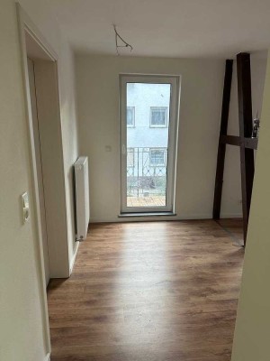 Erstbezug nach Sanierung: Attraktive 5-Zimmer-Wohnung mit Balkon in Aarbergen