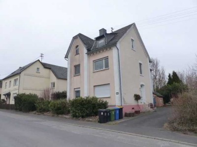 Einfamilienhaus mit großem Garten in Gondershausen zu verkaufen.