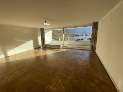 4-Zimmer Etagenwohnung mit einmaligem, unverbautem Rheinblick und Aufzug in Köln-Sürth