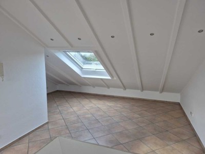 Stilvolle 1-Zimmer-Dachgeschosswohnung in Neuss