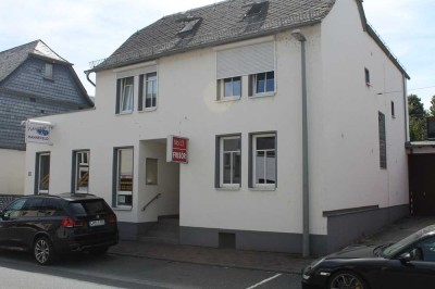 Schöne sechs Zimmer Wohnung in Limburg-Weilburg (Kreis), Hünfelden.