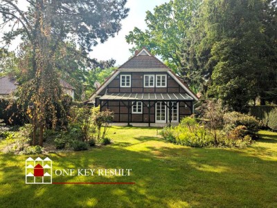Modernes Fachwerk-EFH mit Kamin, DG, Terrasse, Garten, Carport & Remise - großes Grundstück