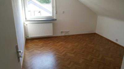 Schöne, ruhige, sonnige Dachgeschosswohnung