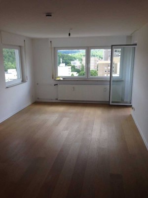 Schöne drei Zimmer Wohnung in Stuttgart, Botnang mit Garage in TG