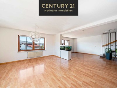 Lichtdurchflutete 4,5-Zimmer-Maisonettewhg. mit EBK, Balkon, Loggia u. 2xStellplatz in Schopfheim