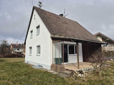 Freistehendes EFH mit großem Garten in ruhiger Lage