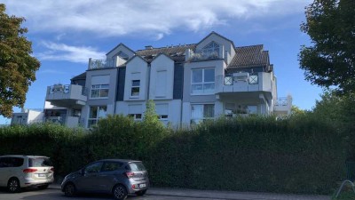 Geschmackvolle 2-Raum-DG-Wohnung mit Balkon in Idstein