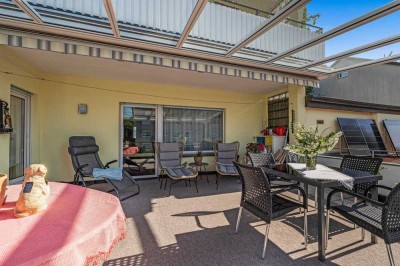 3-Zimmer--Wohnung mit ca. 89 m² Wohnfläche in 3-Parteien-Einheit – mit XXL-Balkon und neuer Küche