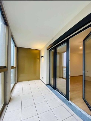 1 Zimmer Erstbezug mit Loggia und Cityblick im Helio Tower (nahe U3 Gasometer)