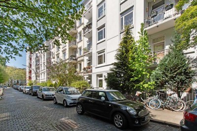 Saniertes Raumwunder in ruhiger Lage und unmittelbarer Nähe zum UKE!
