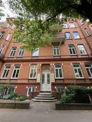 Außergewöhnliche und großzügige 6,5-Zimmerwohnung direkt an der Außenalster!