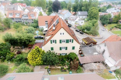 Stilvoll kernsaniertes Bauernhaus mit Garten, Terrasse, 2x Carports & Gewölbekeller